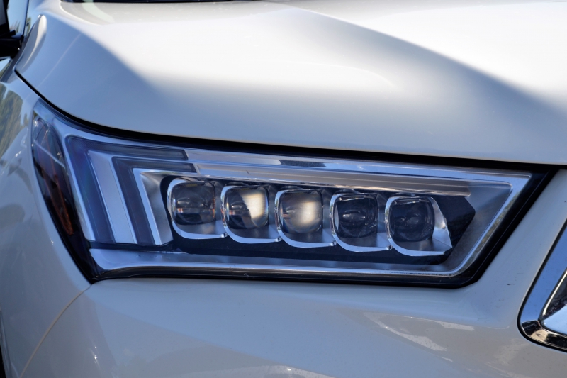 automobile-GRASSE-min_acura-headlamp-2834131